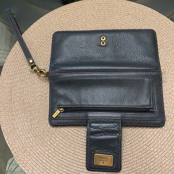 Black Leather Fossil Wallet Wristlet - Picture 3 of 6